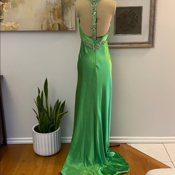 Green evening dress to help live your best life, 4 - Picture 3 of 8